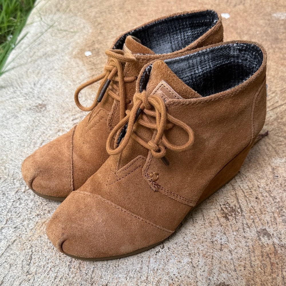 Toms Tan Suede Ankle Booties